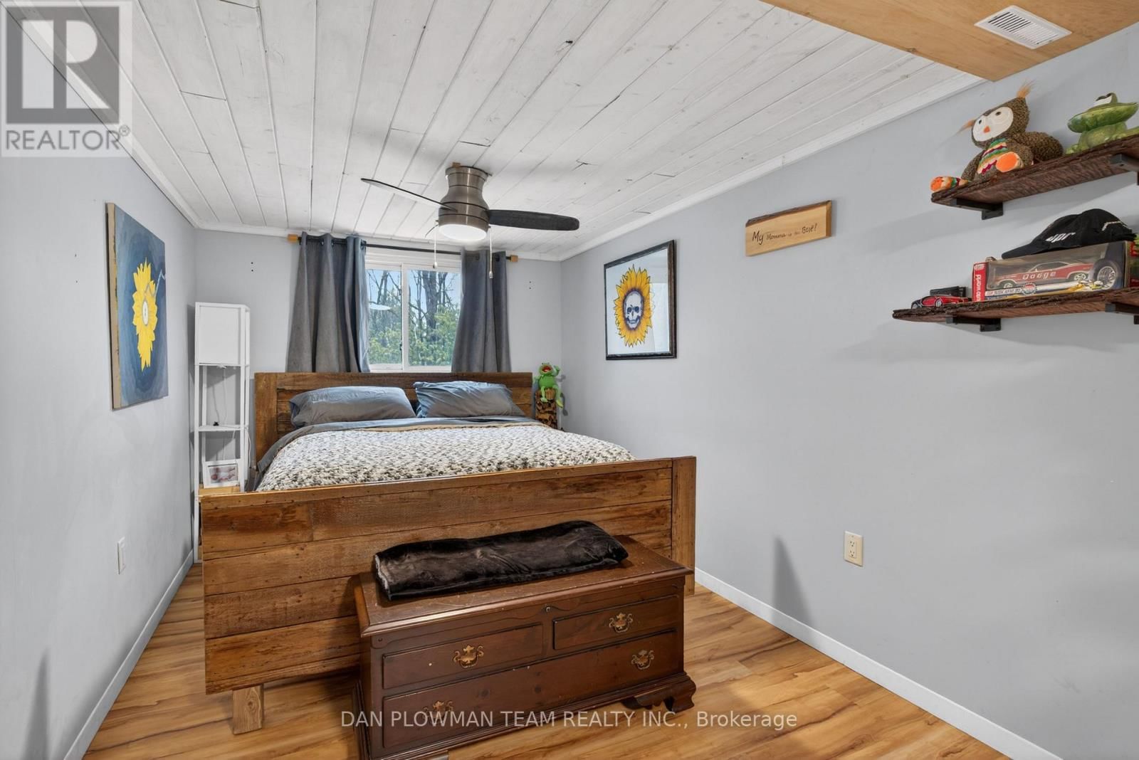 1545 WESTVIEW CRESCENT Image 22