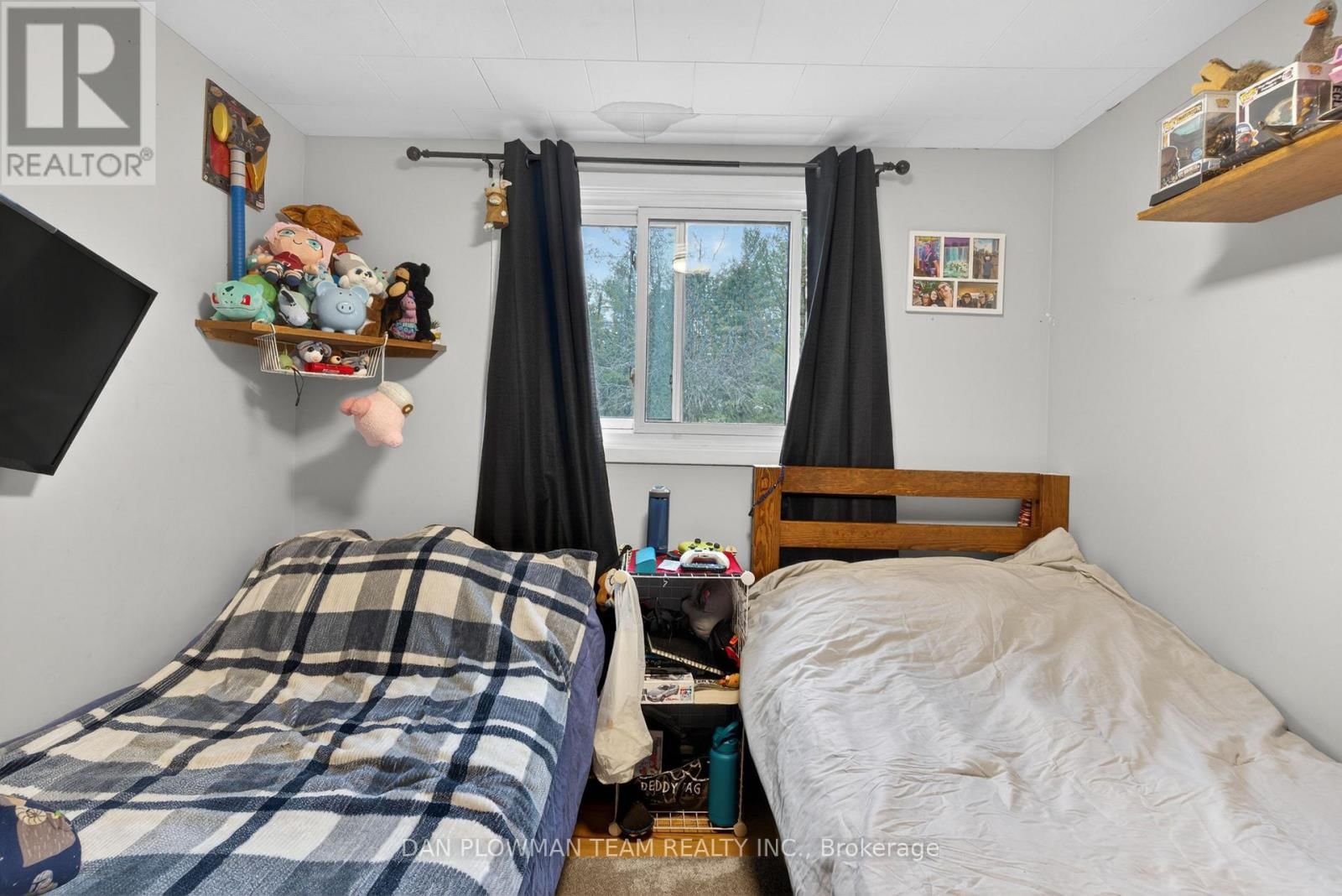 1545 WESTVIEW CRESCENT Image 24