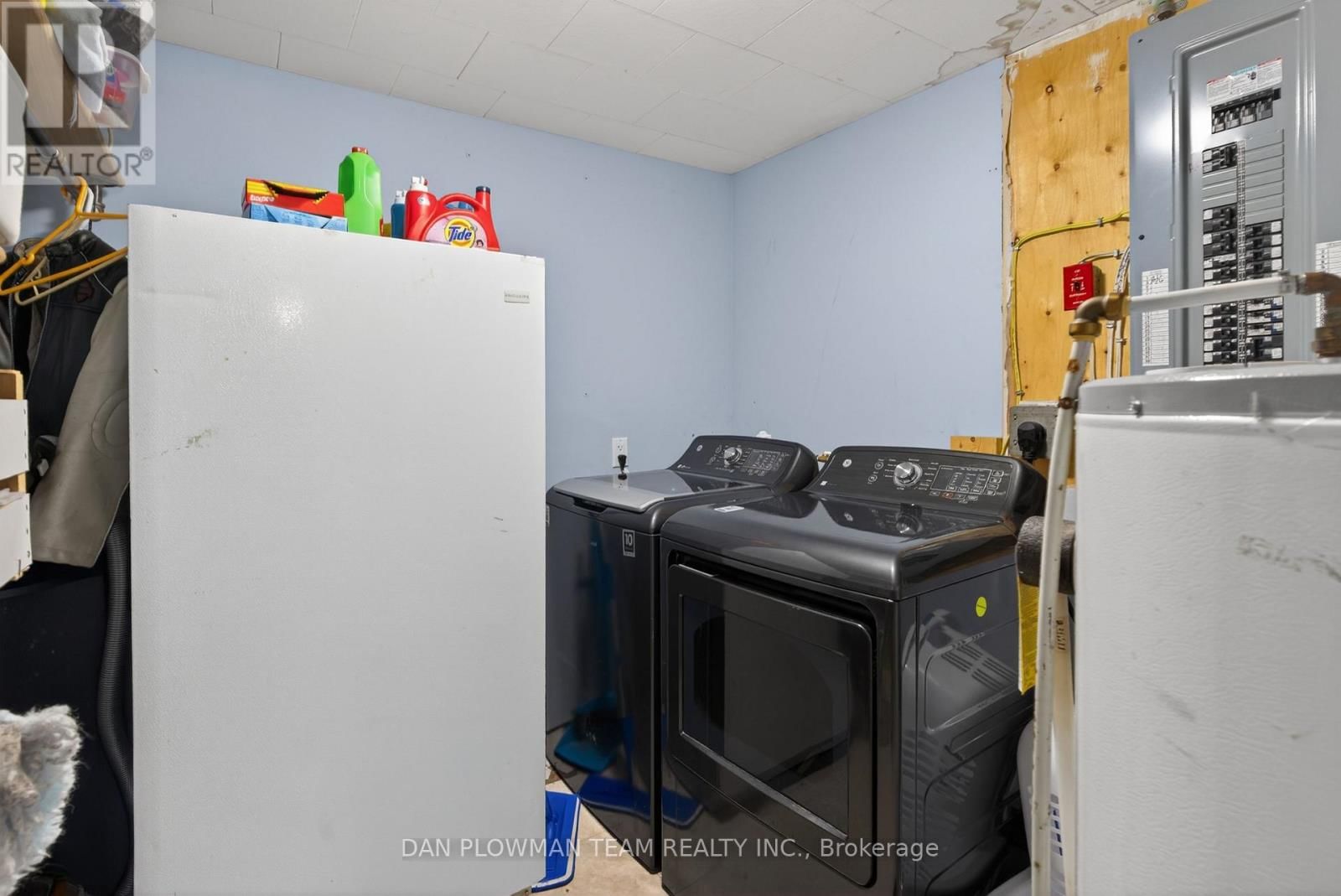 1545 WESTVIEW CRESCENT Image 26