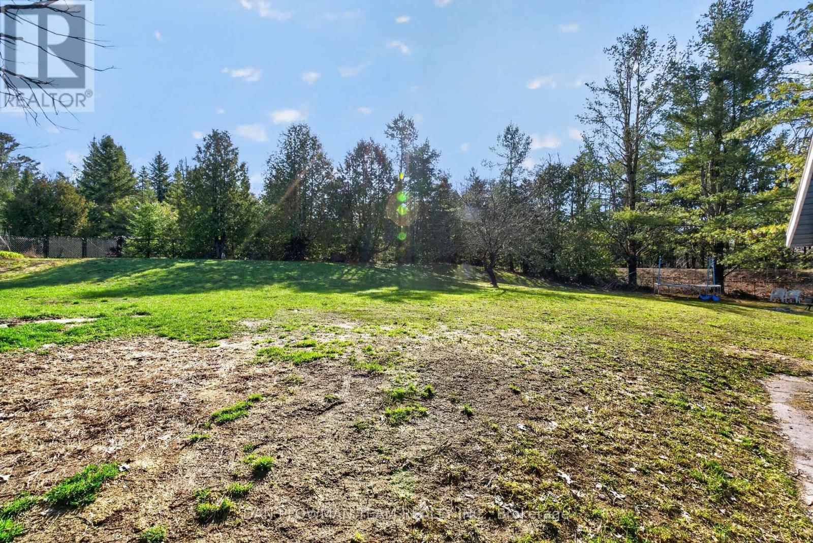 1545 WESTVIEW CRESCENT Image 30