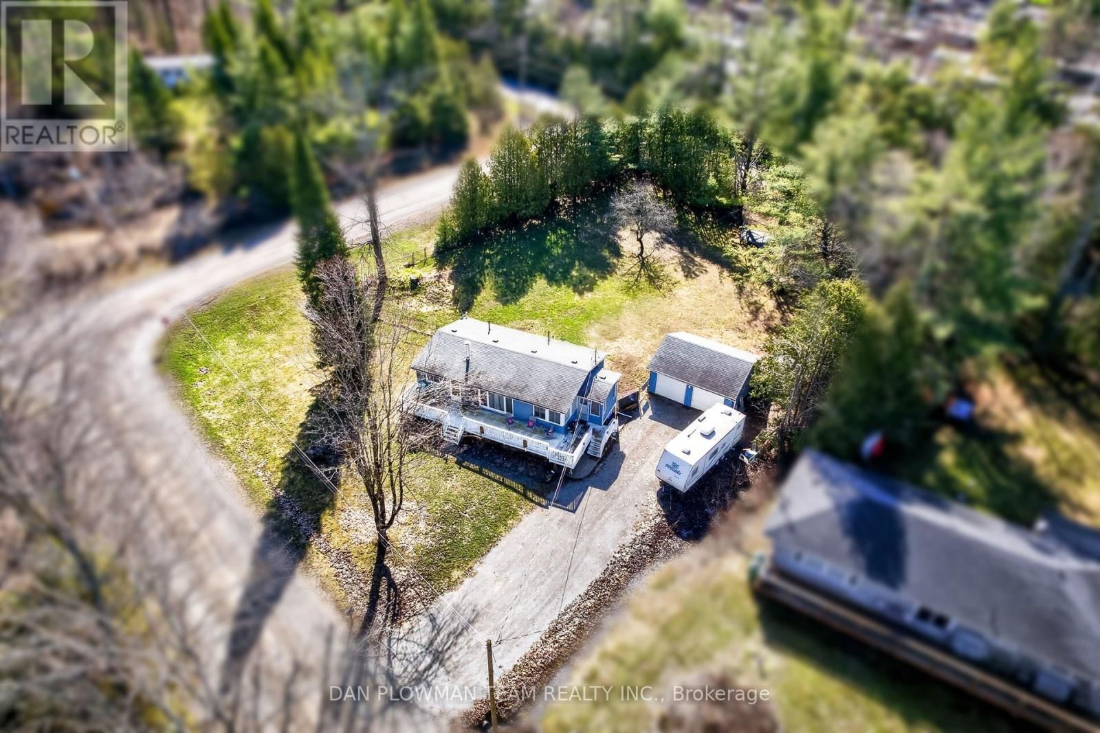 1545 WESTVIEW CRESCENT Image 32