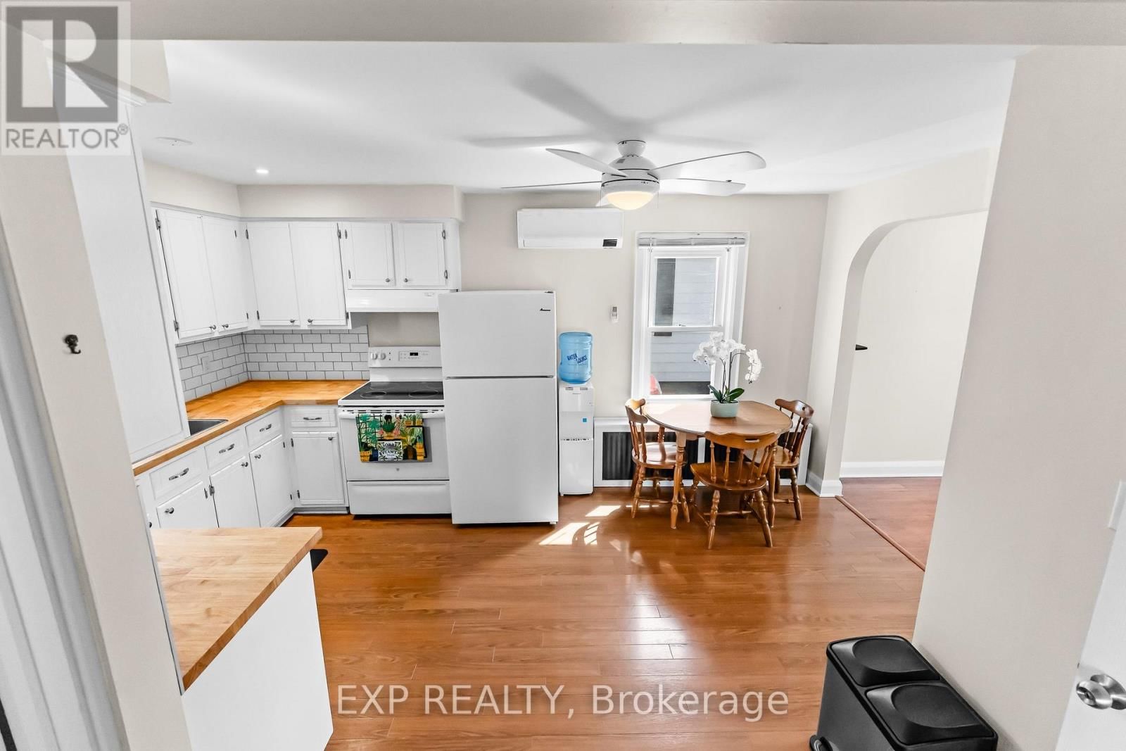 62 ROLLS AVENUE Image 15