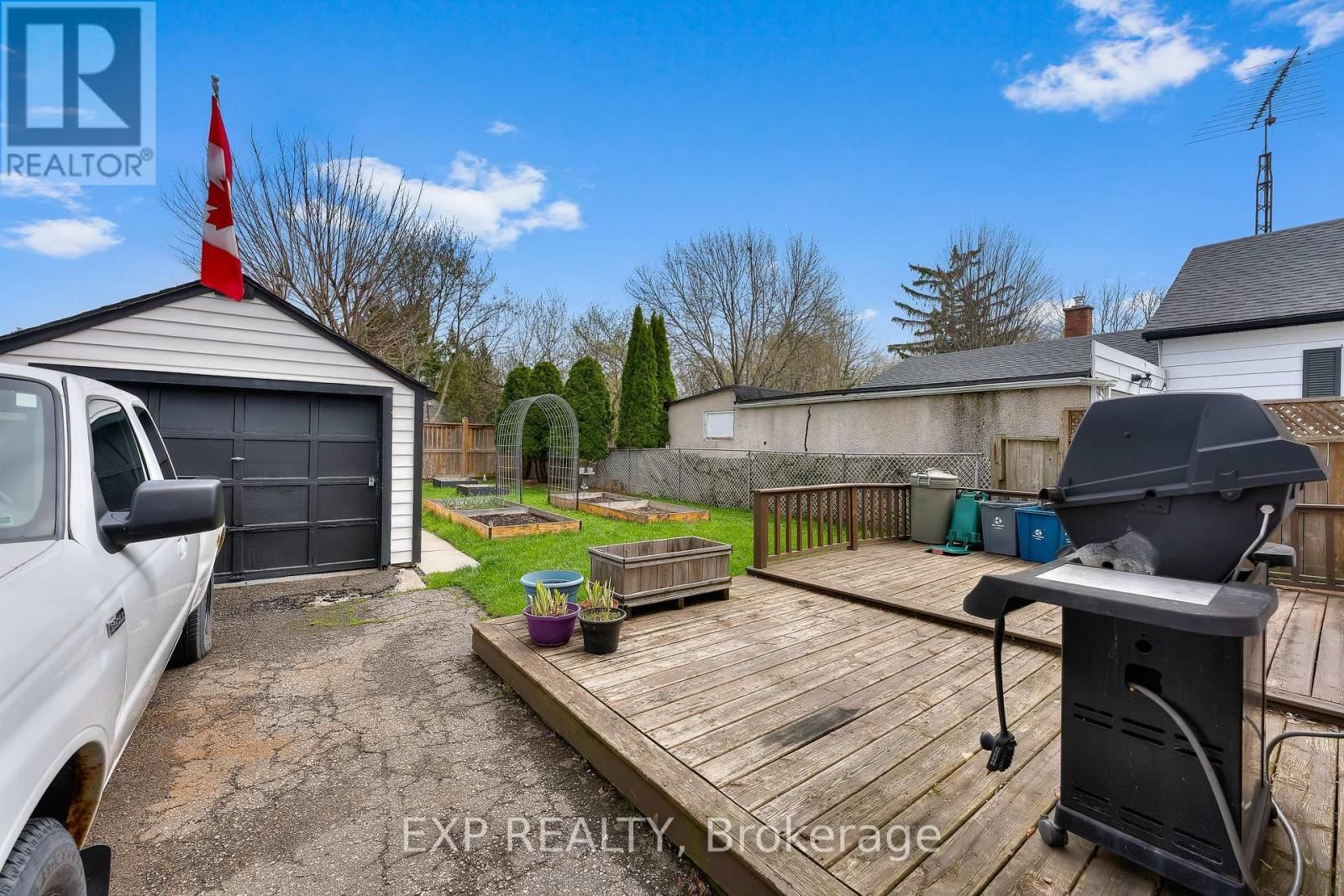 62 ROLLS AVENUE Image 22