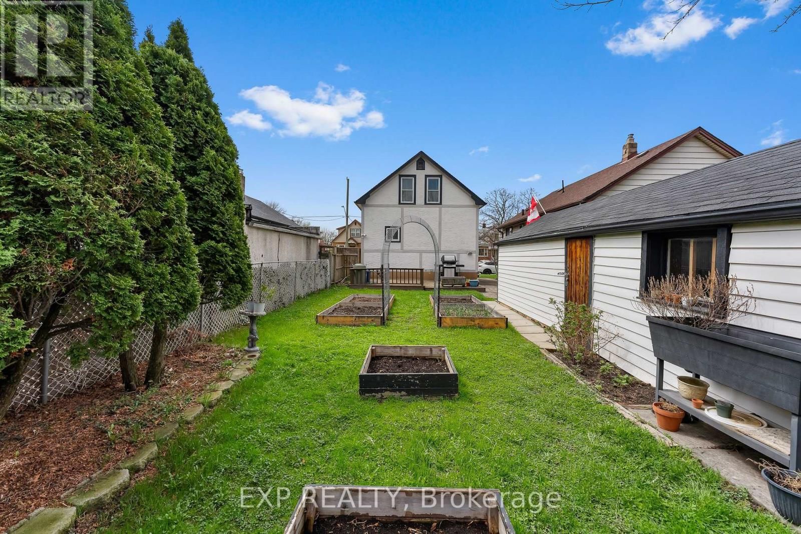 62 ROLLS AVENUE Image 26