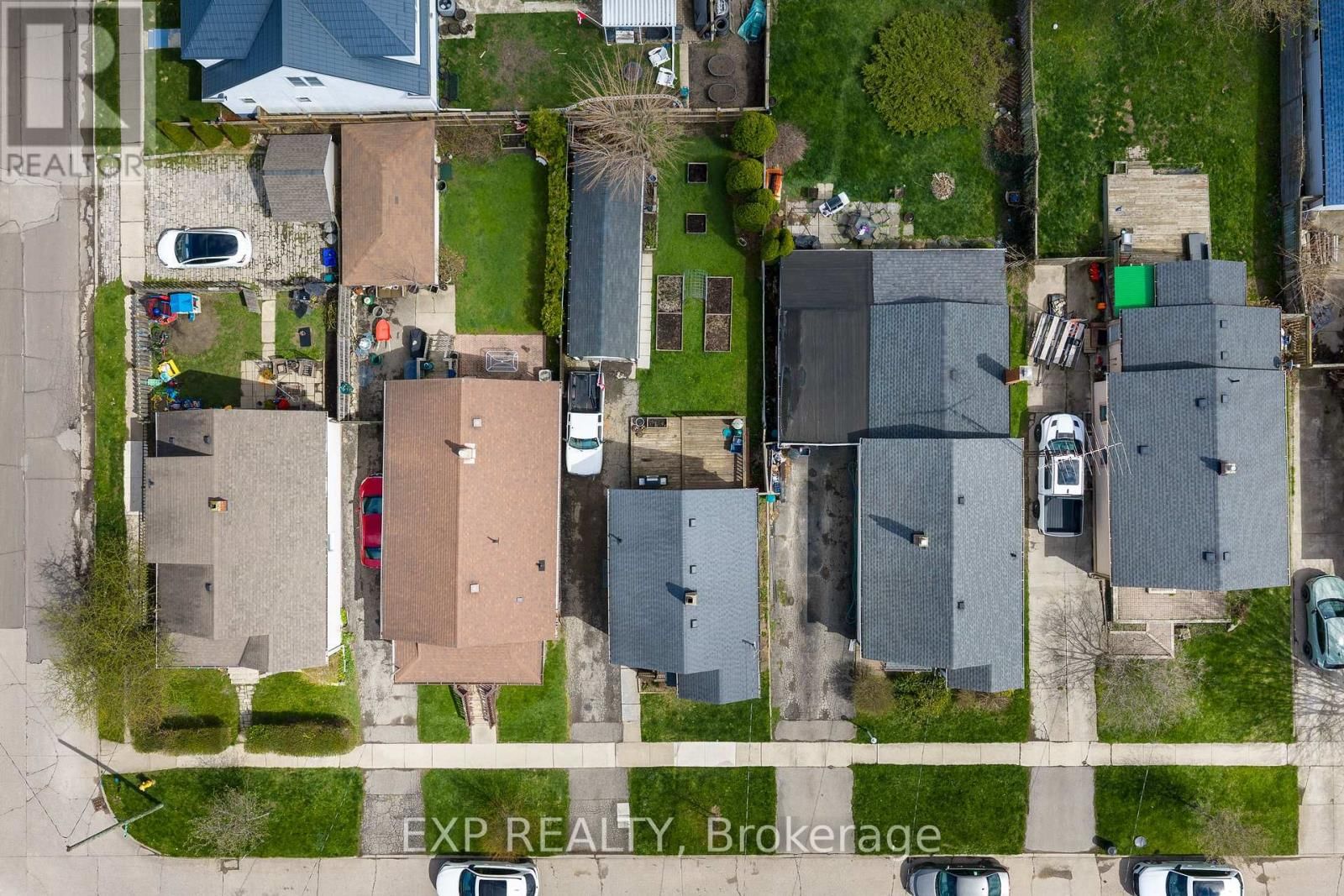 62 ROLLS AVENUE Image 28