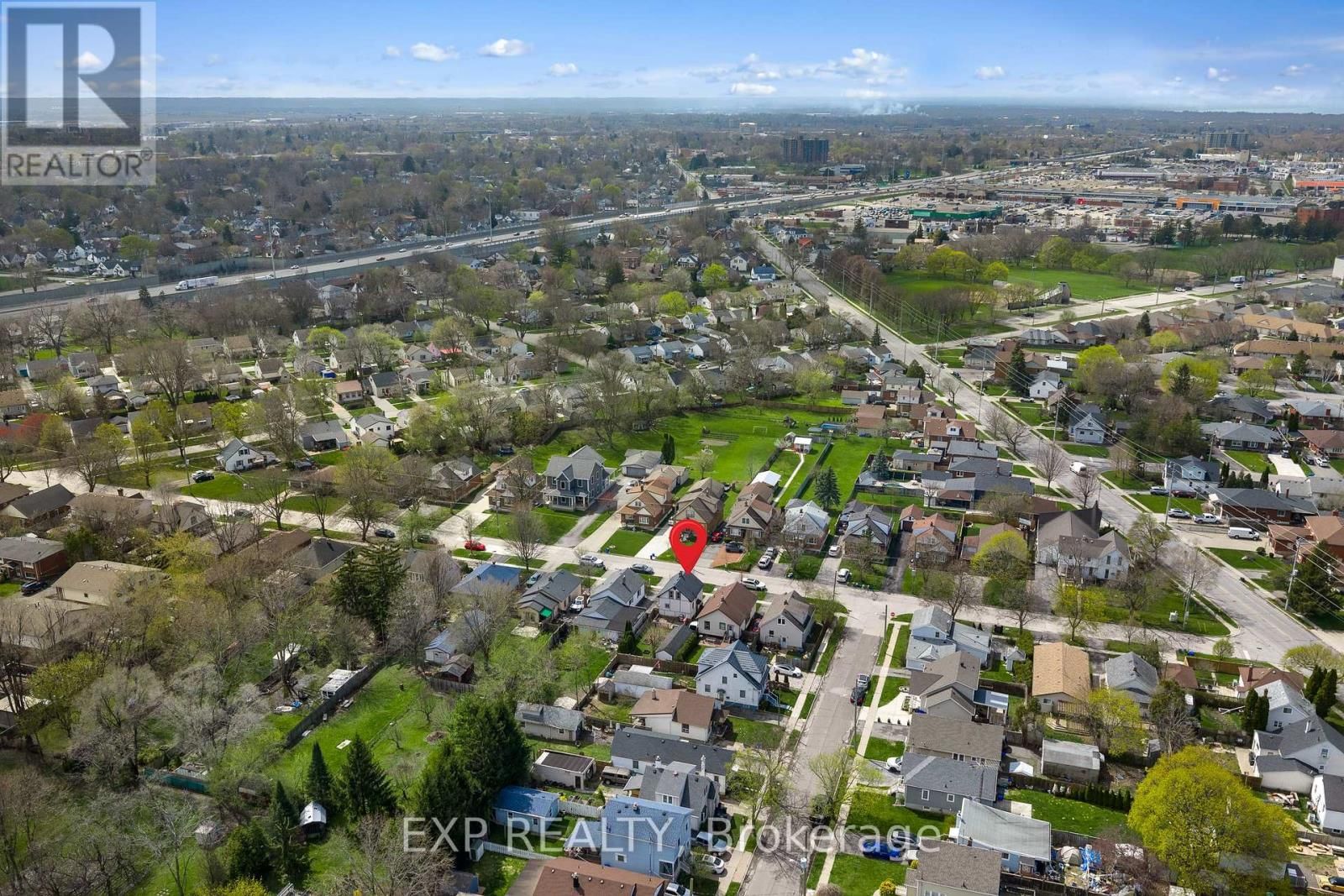 62 ROLLS AVENUE Image 31