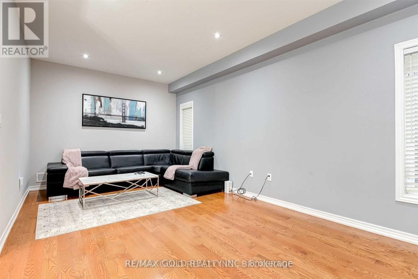 167 ELMBANK TRAIL Image 19