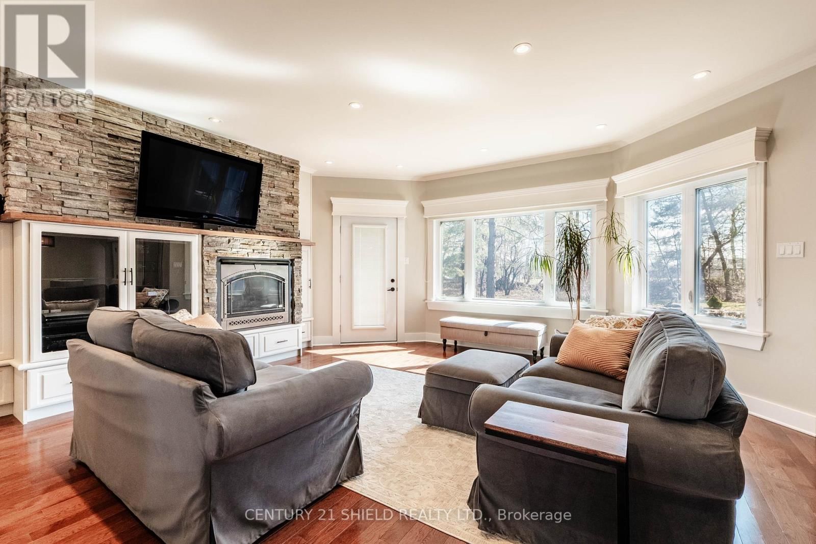 1 FOREST HILL ROAD Image 18