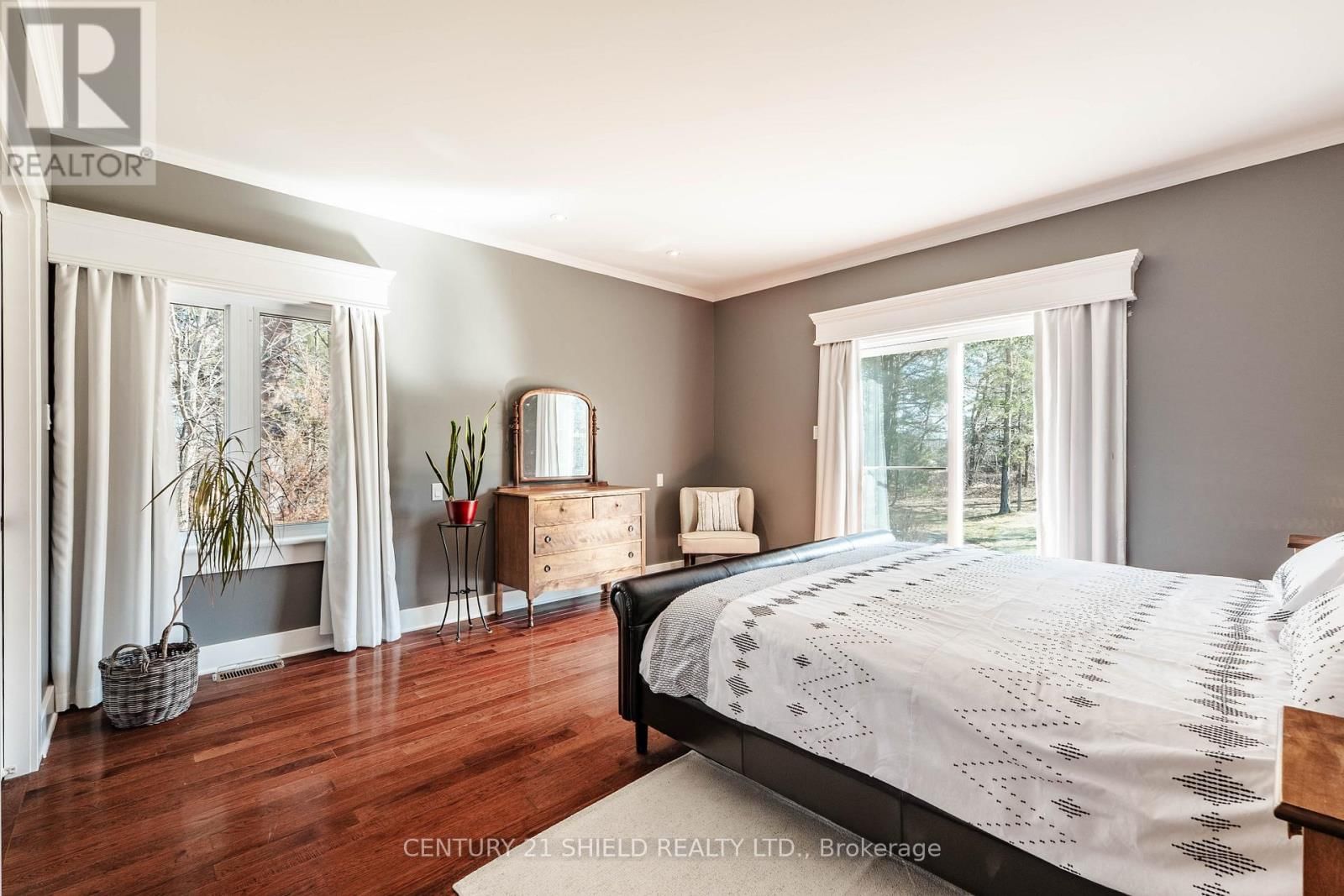 1 FOREST HILL ROAD Image 26