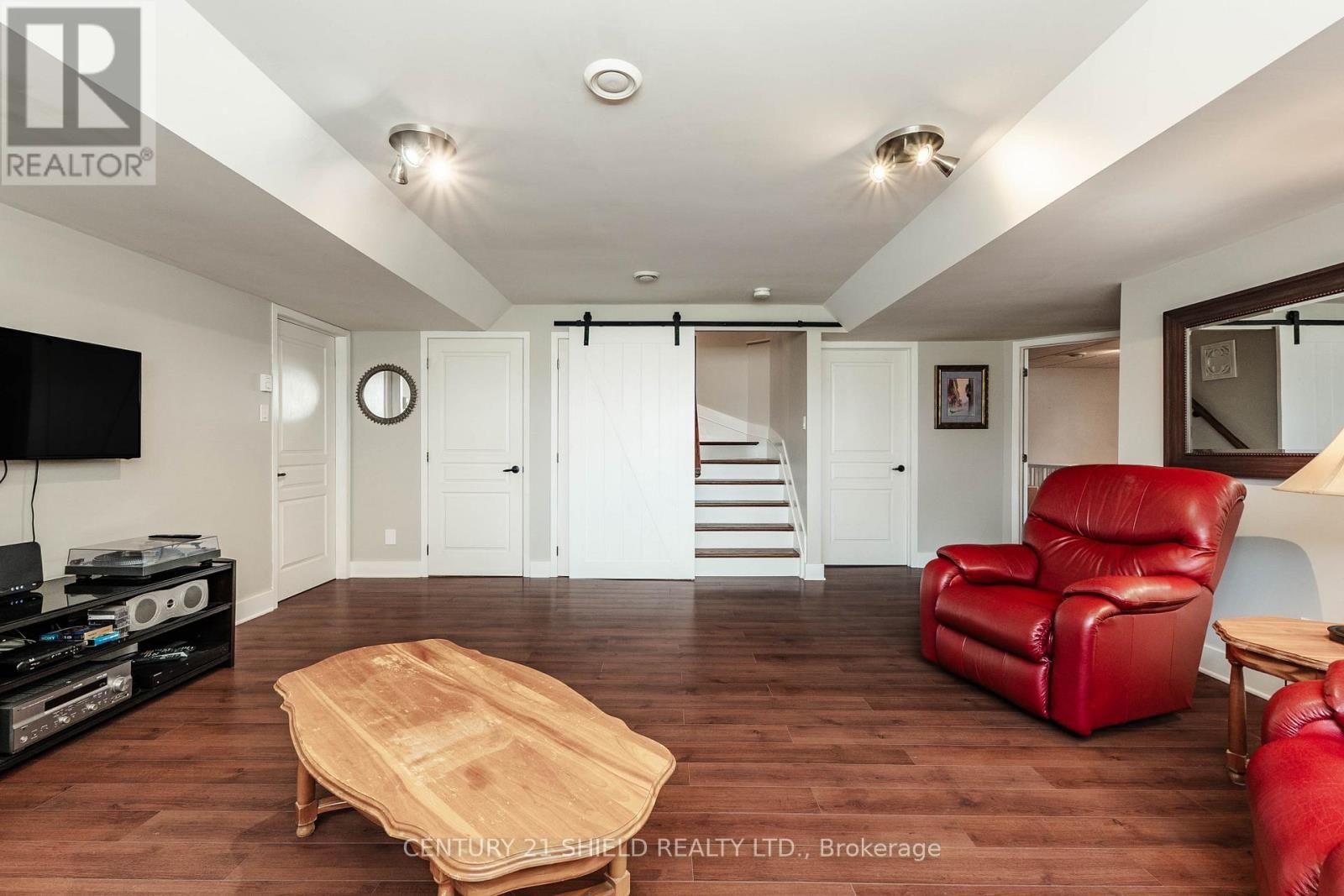 1 FOREST HILL ROAD Image 36