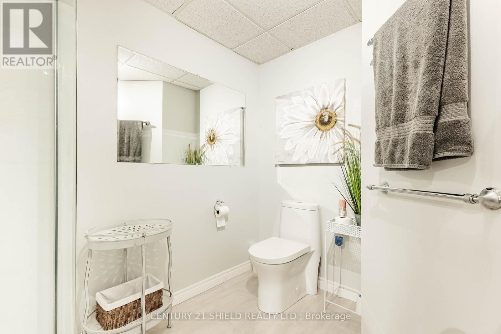 1 FOREST HILL ROAD Image 41