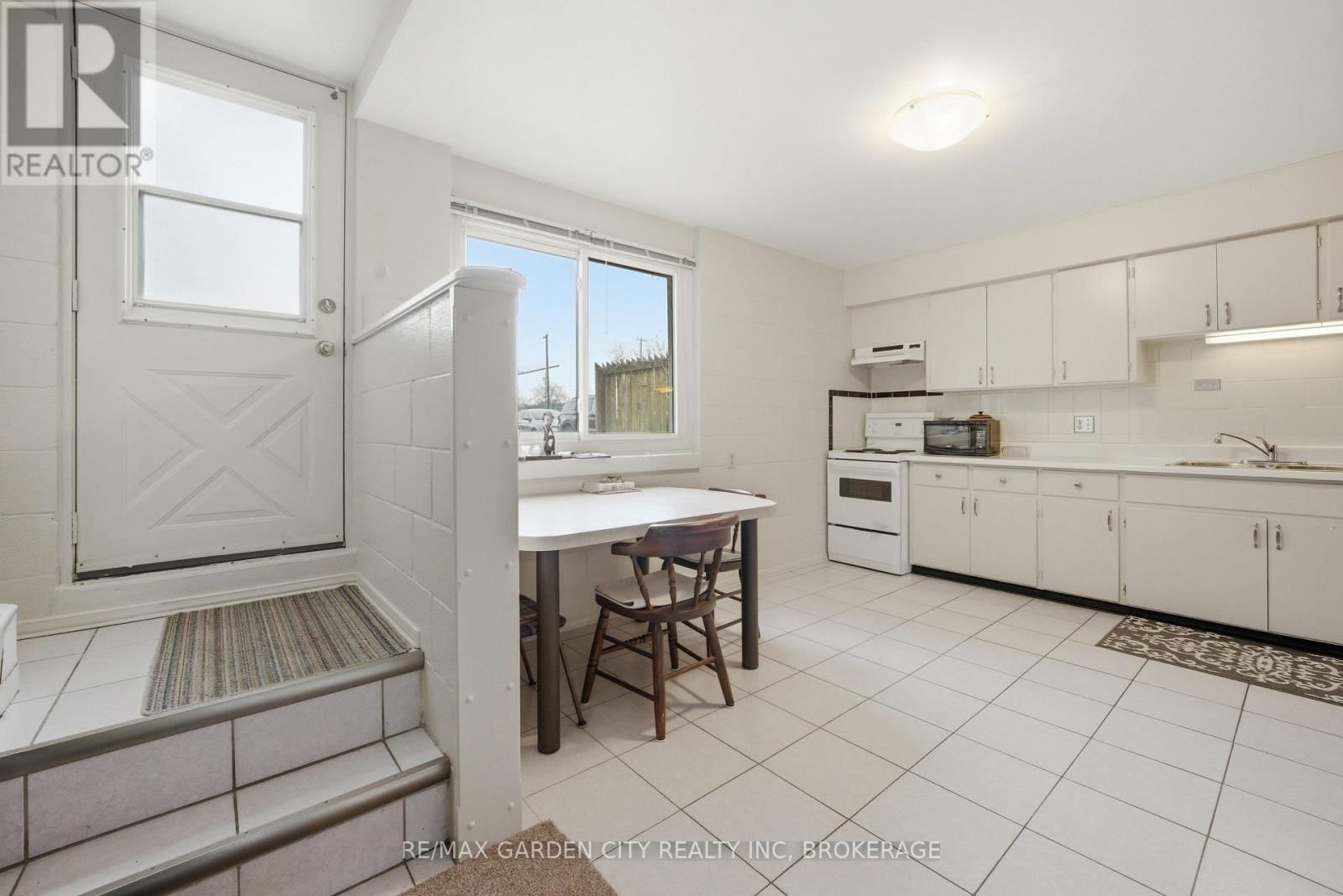 2-8 RIVERVIEW BOULEVARD Image 9