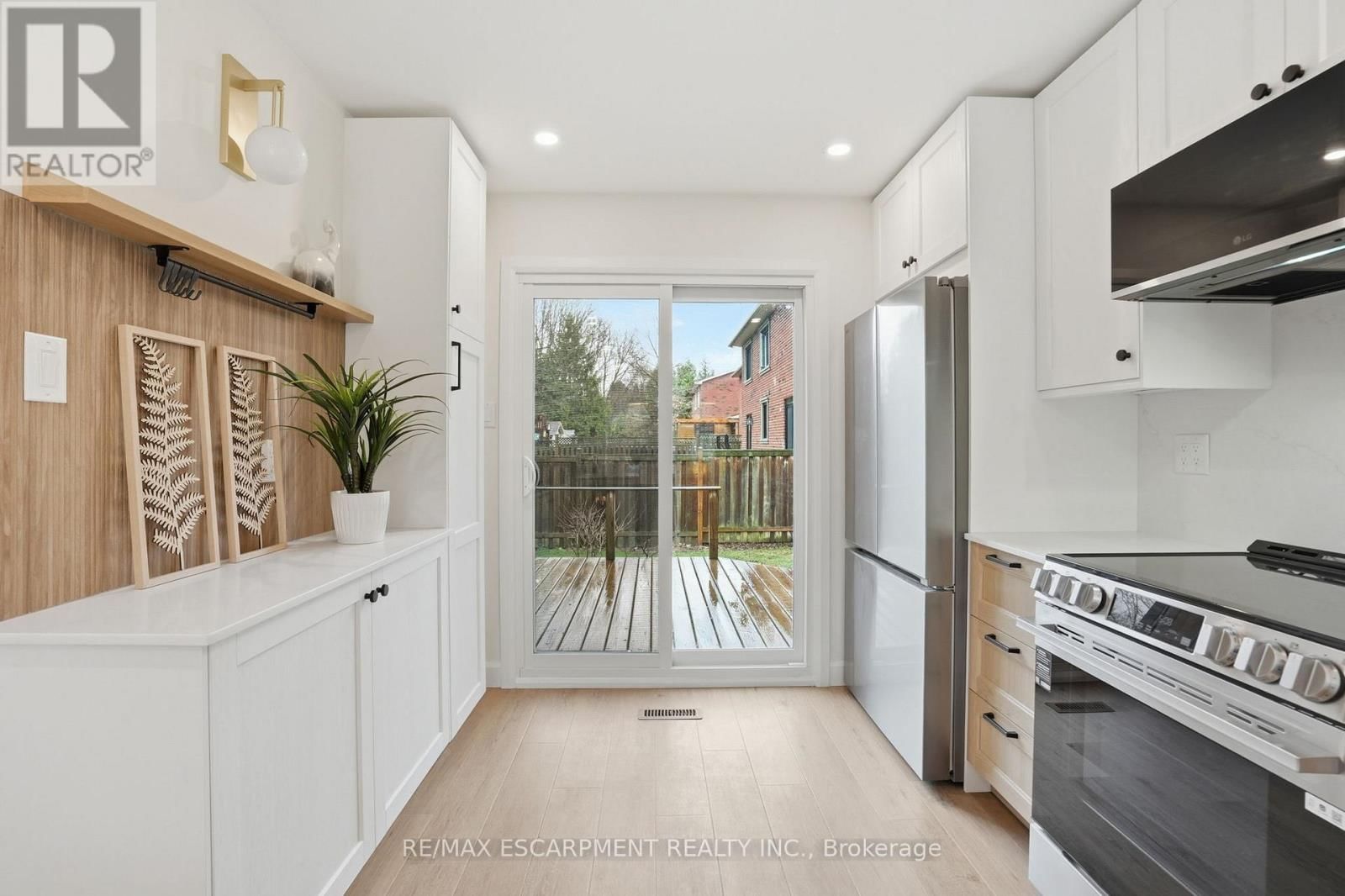 8 CHUDLEIGH STREET Image 11