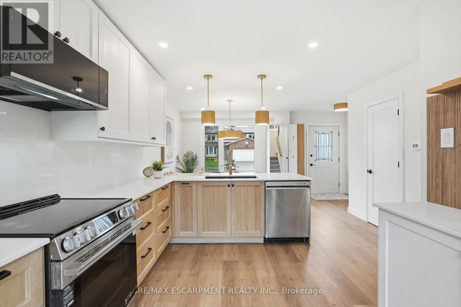 8 CHUDLEIGH STREET Image 13