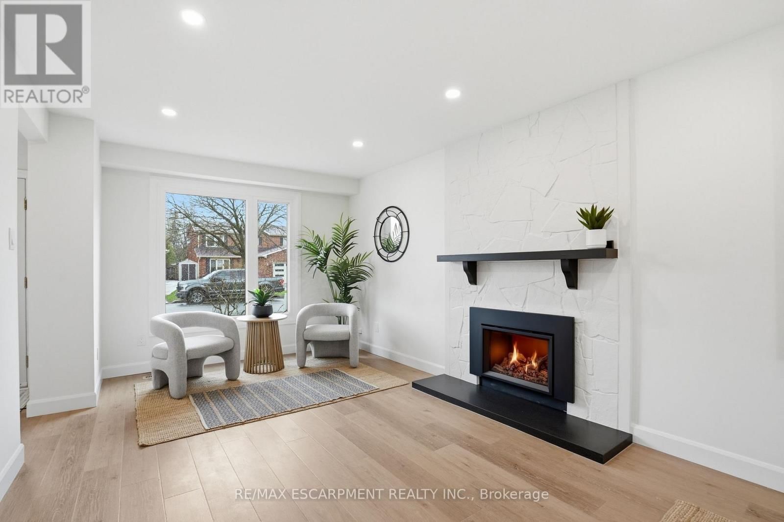 8 CHUDLEIGH STREET Image 15