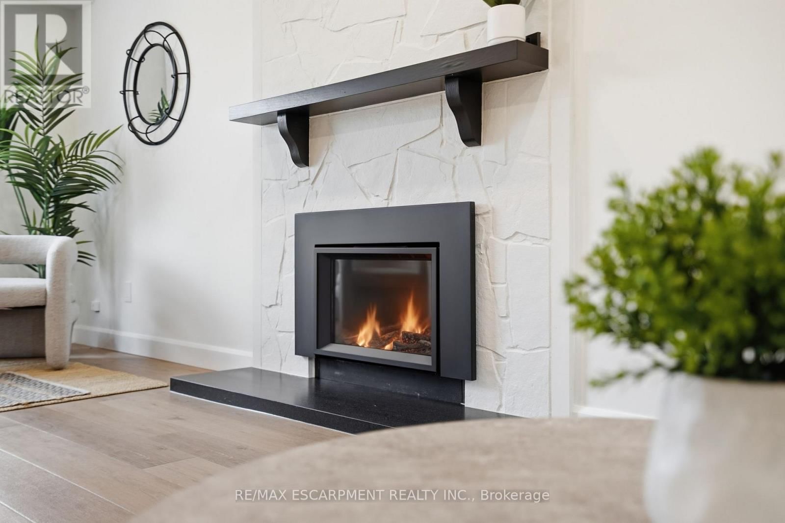 8 CHUDLEIGH STREET Image 16