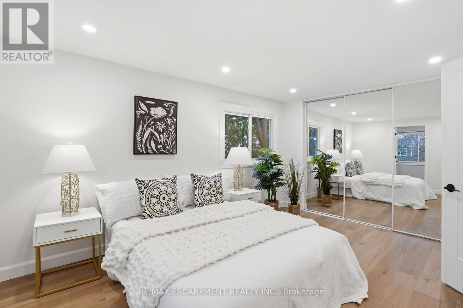 8 CHUDLEIGH STREET Image 20