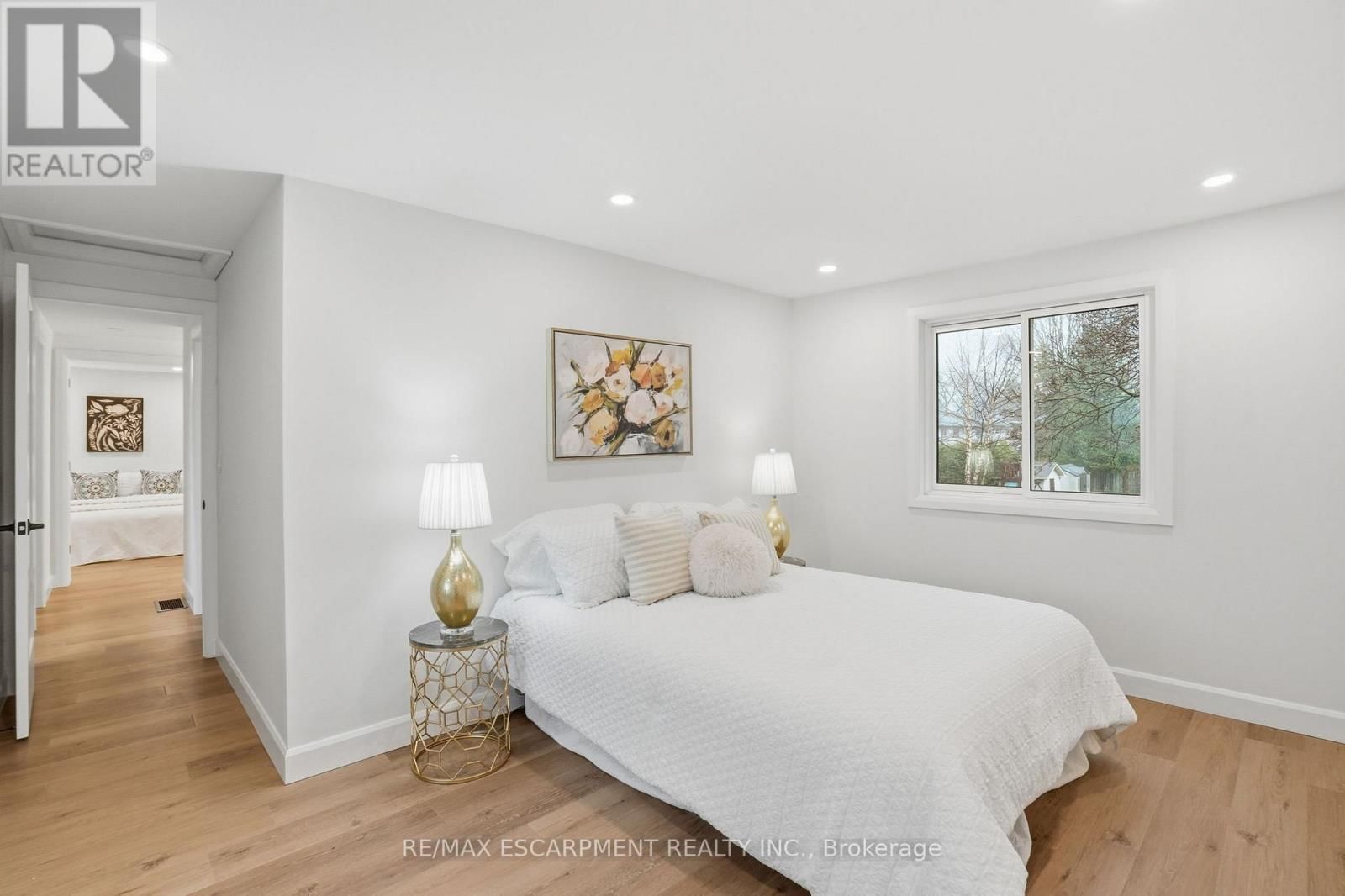 8 CHUDLEIGH STREET Image 25