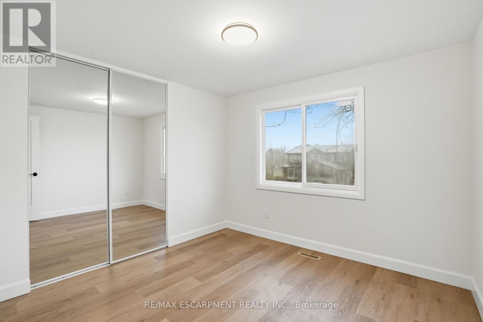 8 CHUDLEIGH STREET Image 29