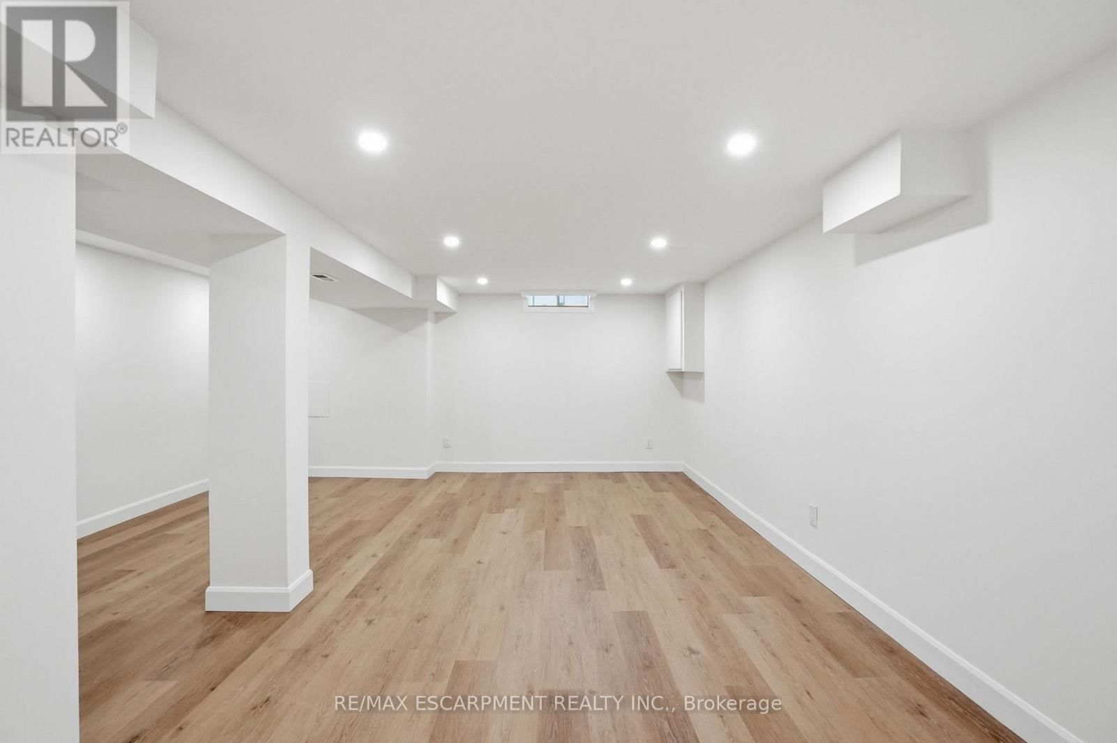 8 CHUDLEIGH STREET Image 34