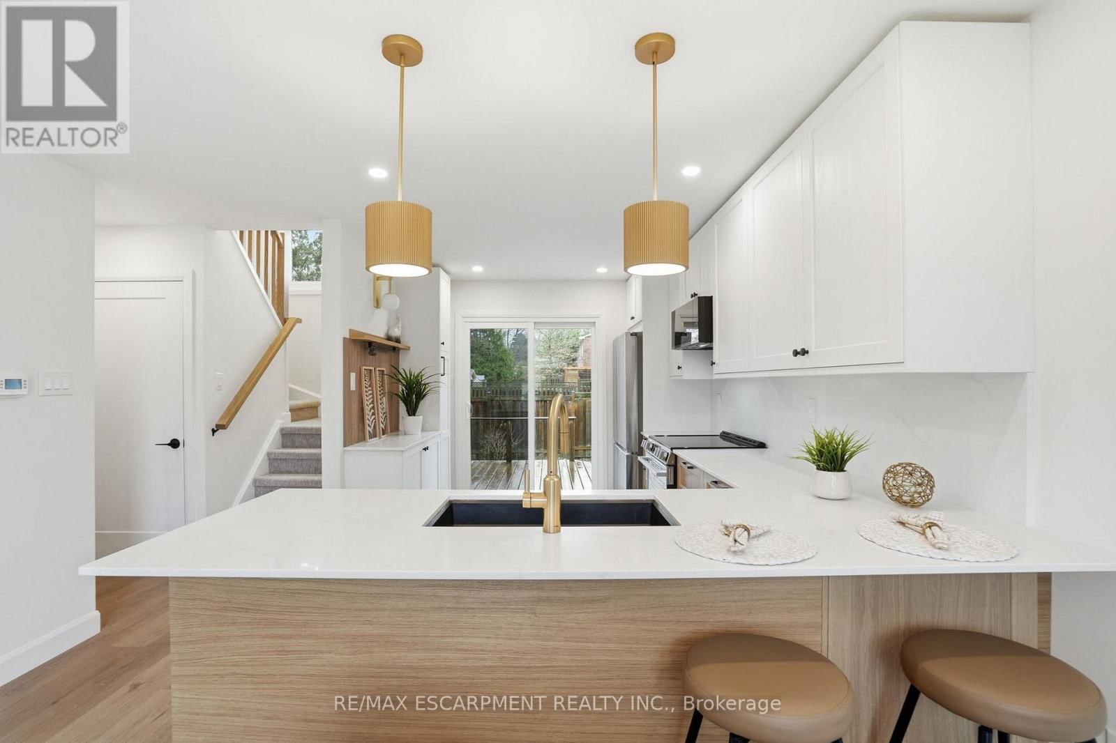 8 CHUDLEIGH STREET Image 8