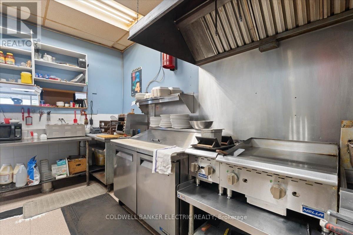 Unit #10 - 833 CHEMONG ROAD Image 19