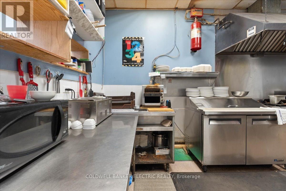 Unit #10 - 833 CHEMONG ROAD Image 20