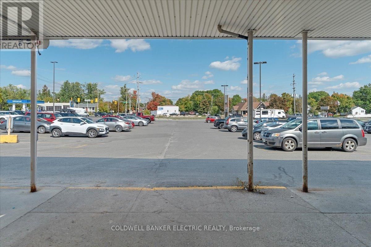 Unit #10 - 833 CHEMONG ROAD Image 25