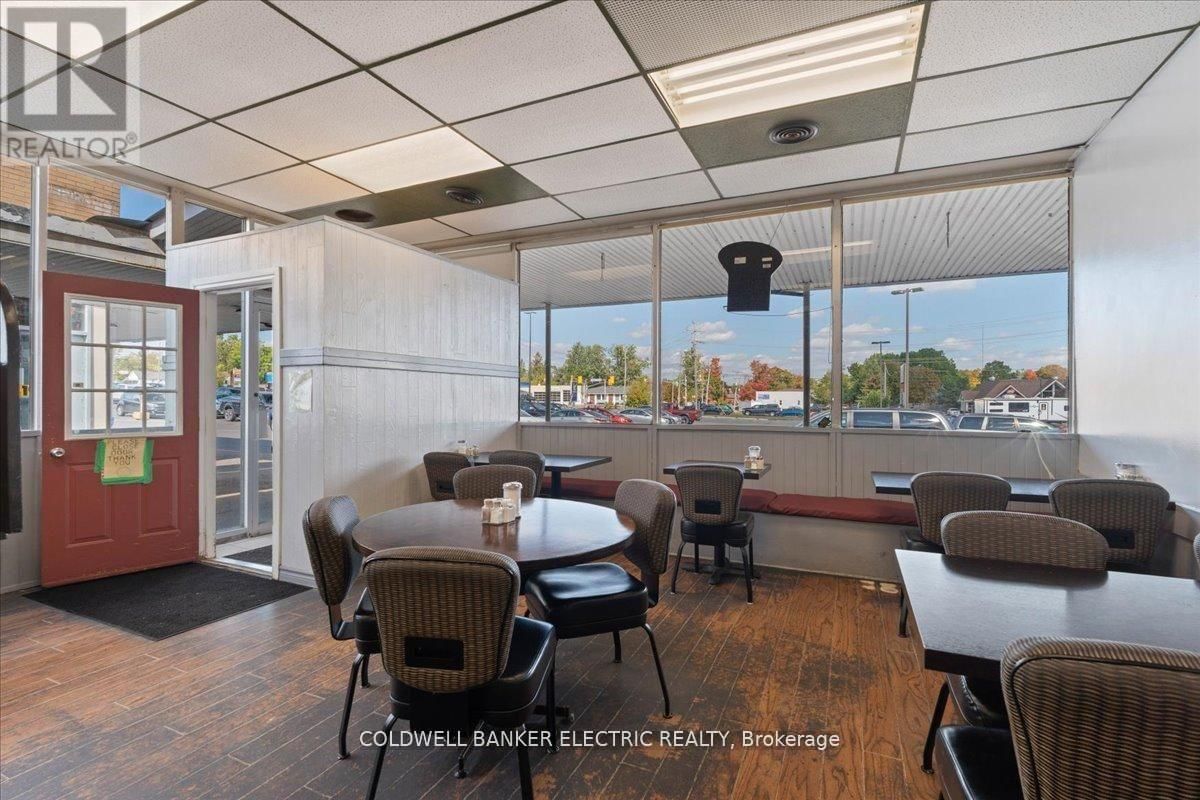 Unit #10 - 833 CHEMONG ROAD Image 3