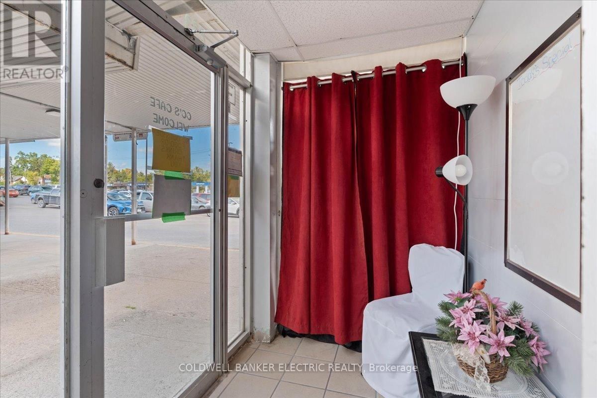 Unit #10 - 833 CHEMONG ROAD Image 6