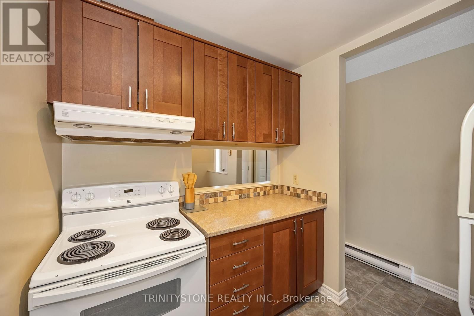 57 - 811 CONNAUGHT AVENUE Image 12