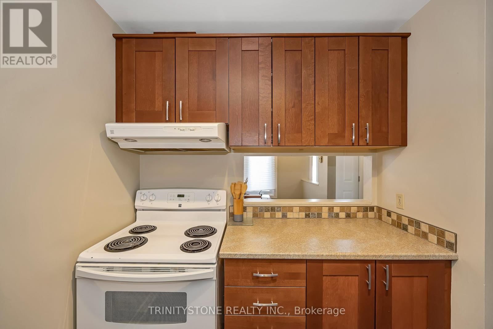 57 - 811 CONNAUGHT AVENUE Image 13