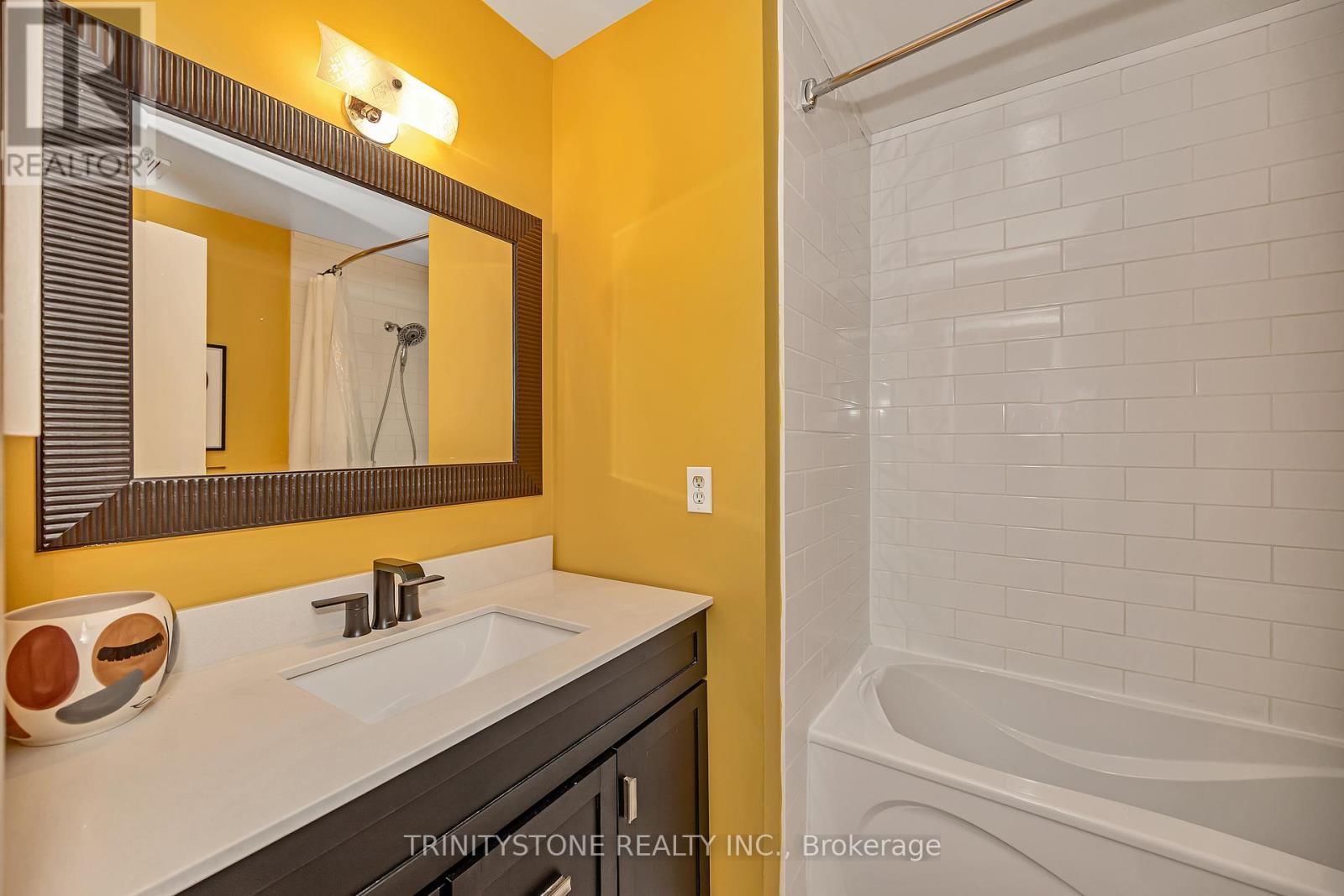 57 - 811 CONNAUGHT AVENUE Image 29