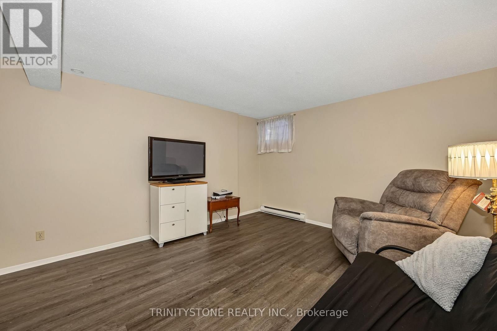 57 - 811 CONNAUGHT AVENUE Image 33