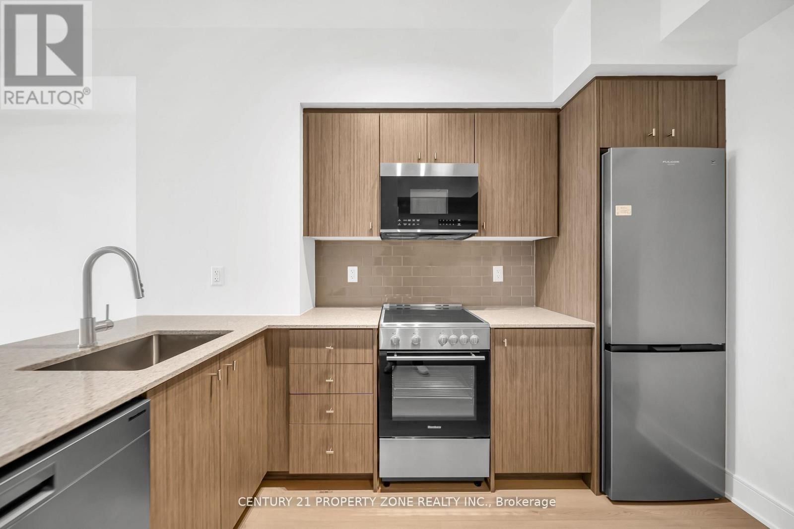 1914 - 25 WELLINGTON STREET Image 8