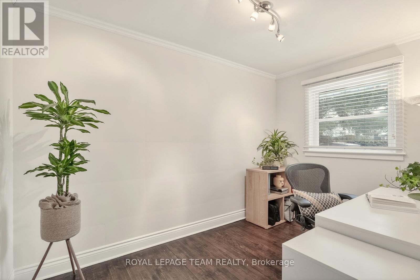 1314 RANDALL AVENUE Image 12