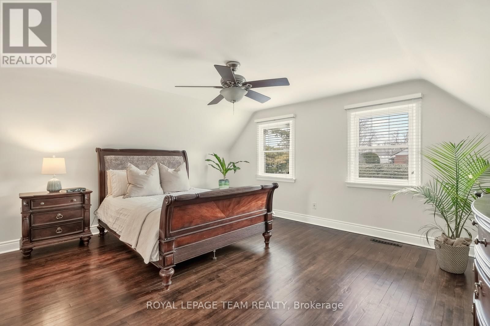 1314 RANDALL AVENUE Image 13