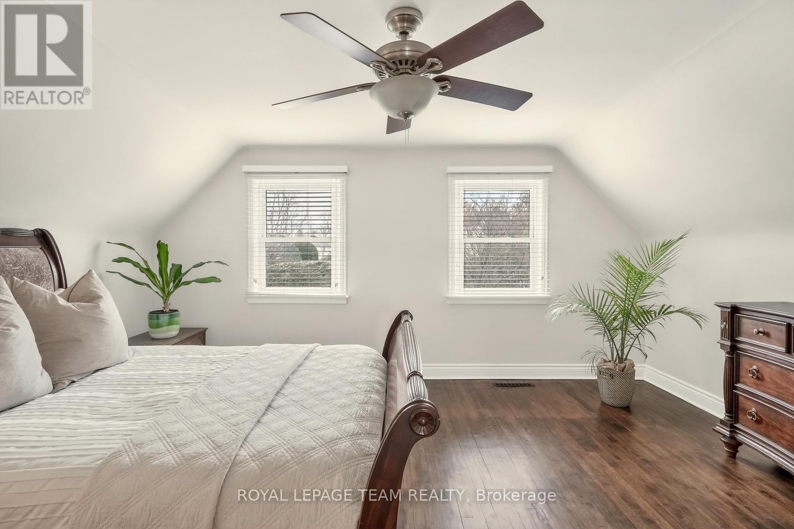 1314 RANDALL AVENUE Image 14