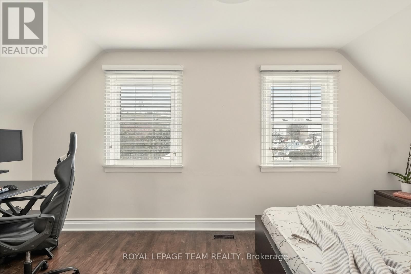 1314 RANDALL AVENUE Image 17