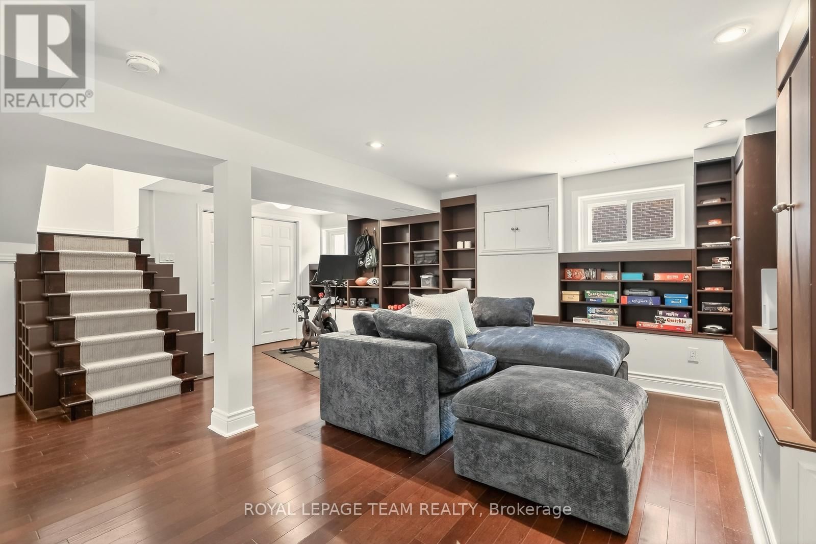 1314 RANDALL AVENUE Image 20