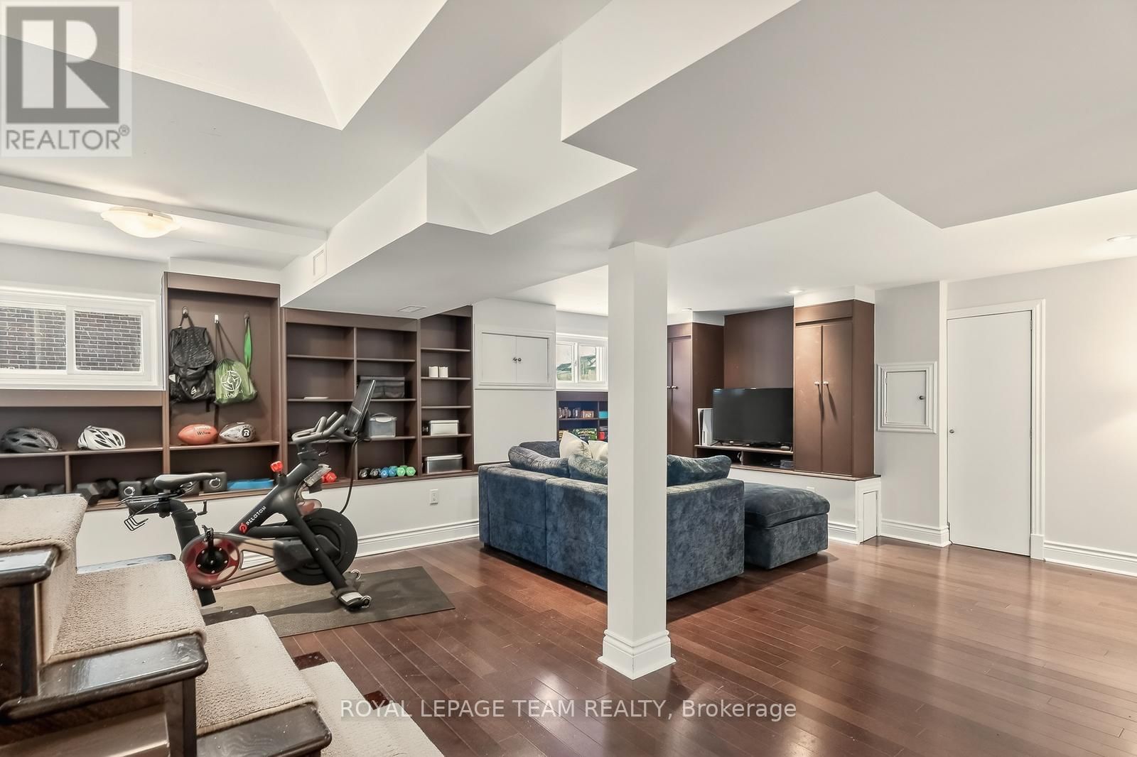 1314 RANDALL AVENUE Image 21