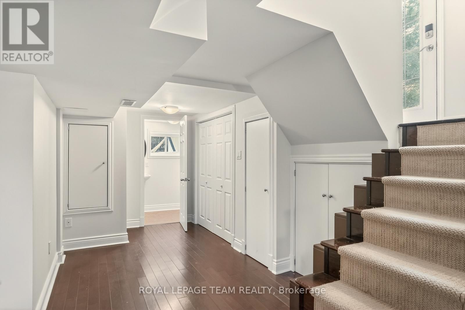 1314 RANDALL AVENUE Image 23