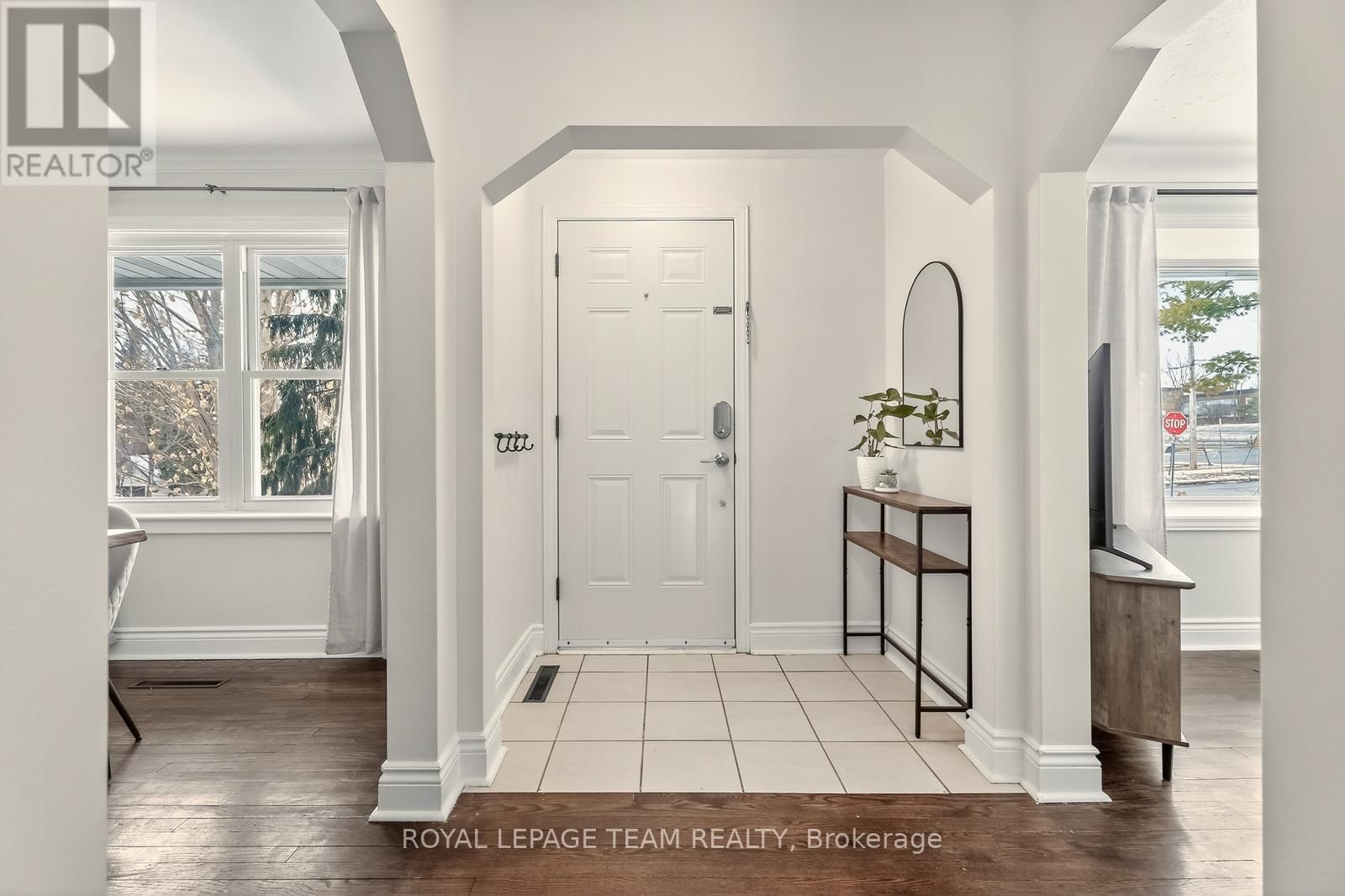 1314 RANDALL AVENUE Image 27