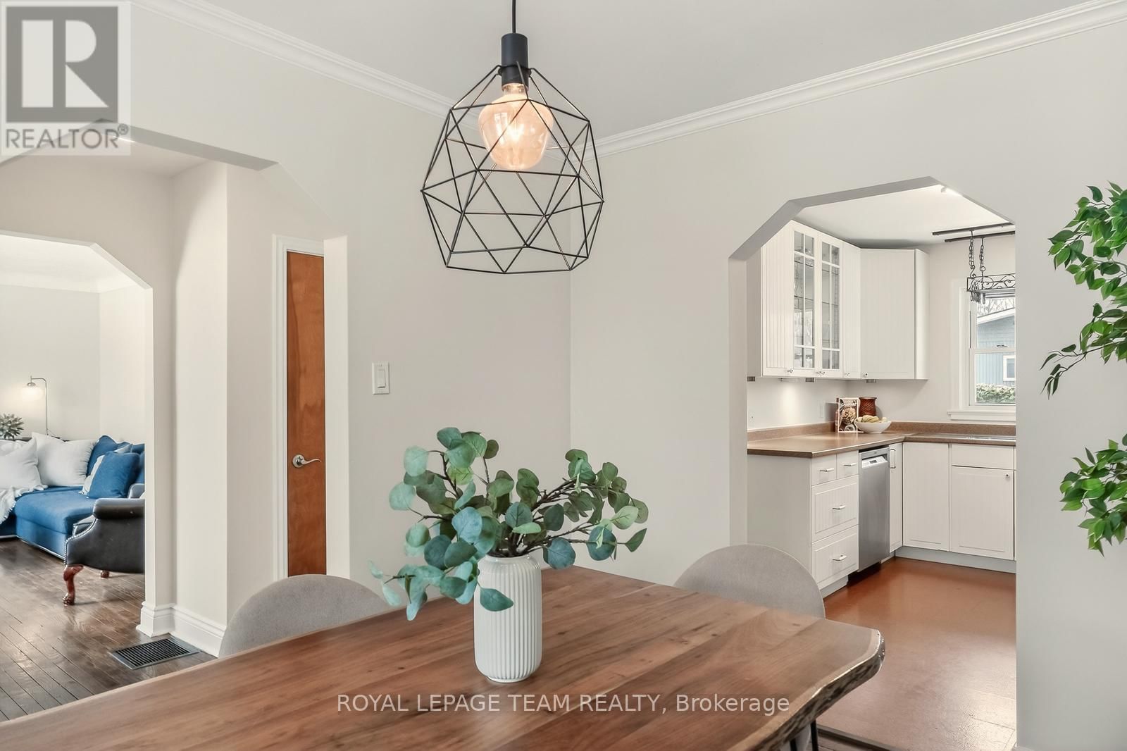 1314 RANDALL AVENUE Image 6