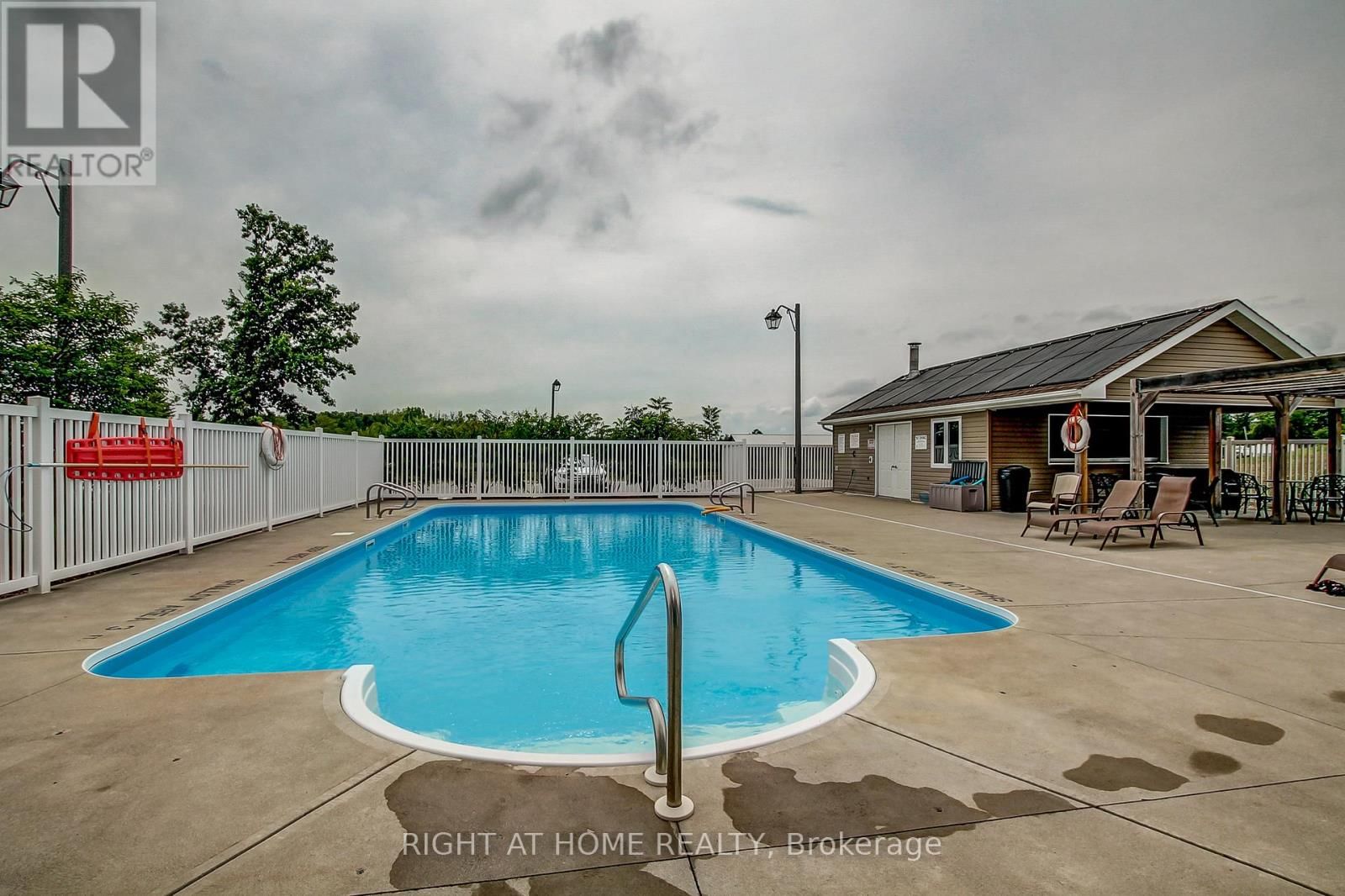 126 GLENARIFF DRIVE Image 45