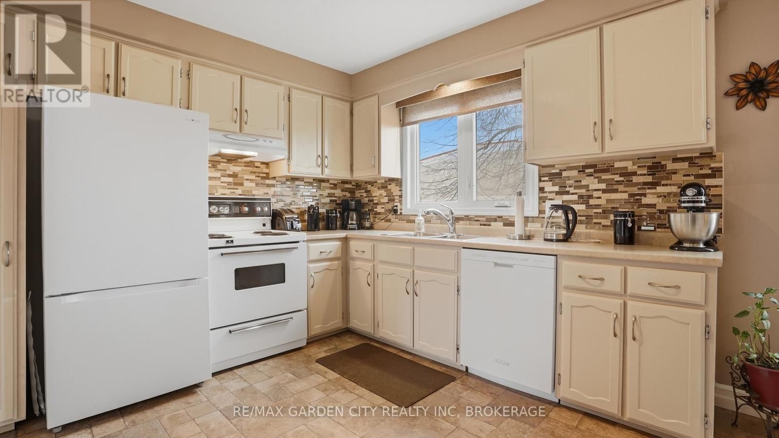 14 - 178 SCOTT STREET Image 10