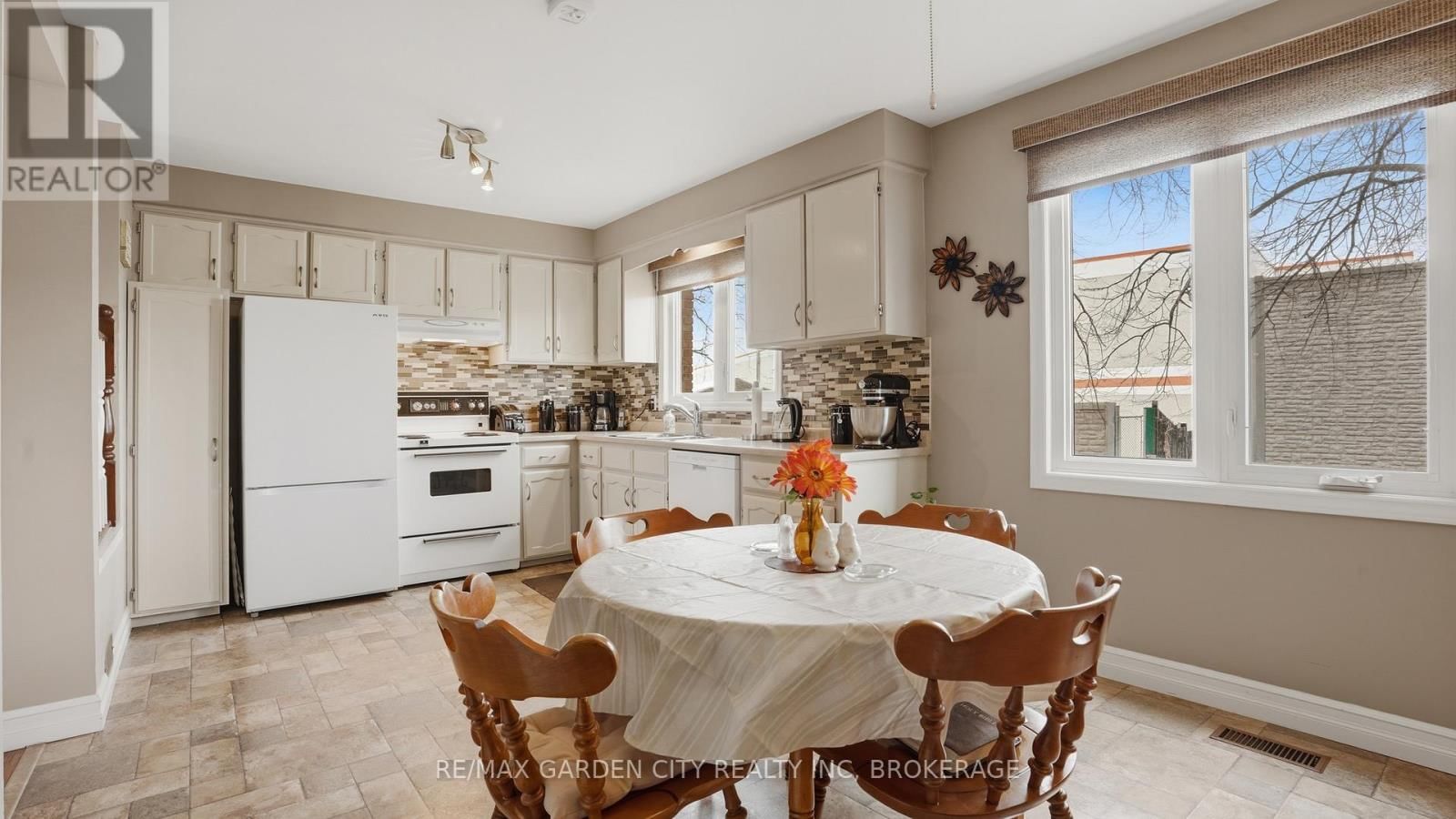 14 - 178 SCOTT STREET Image 13