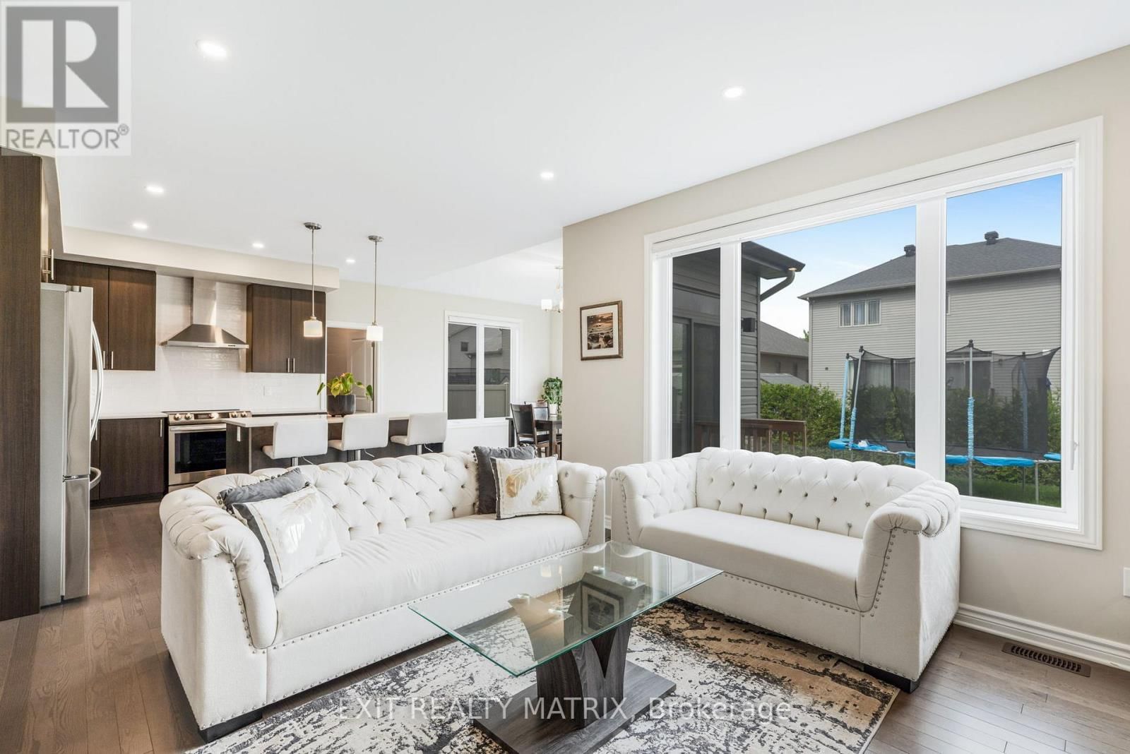 700 NAMUR STREET Image 10