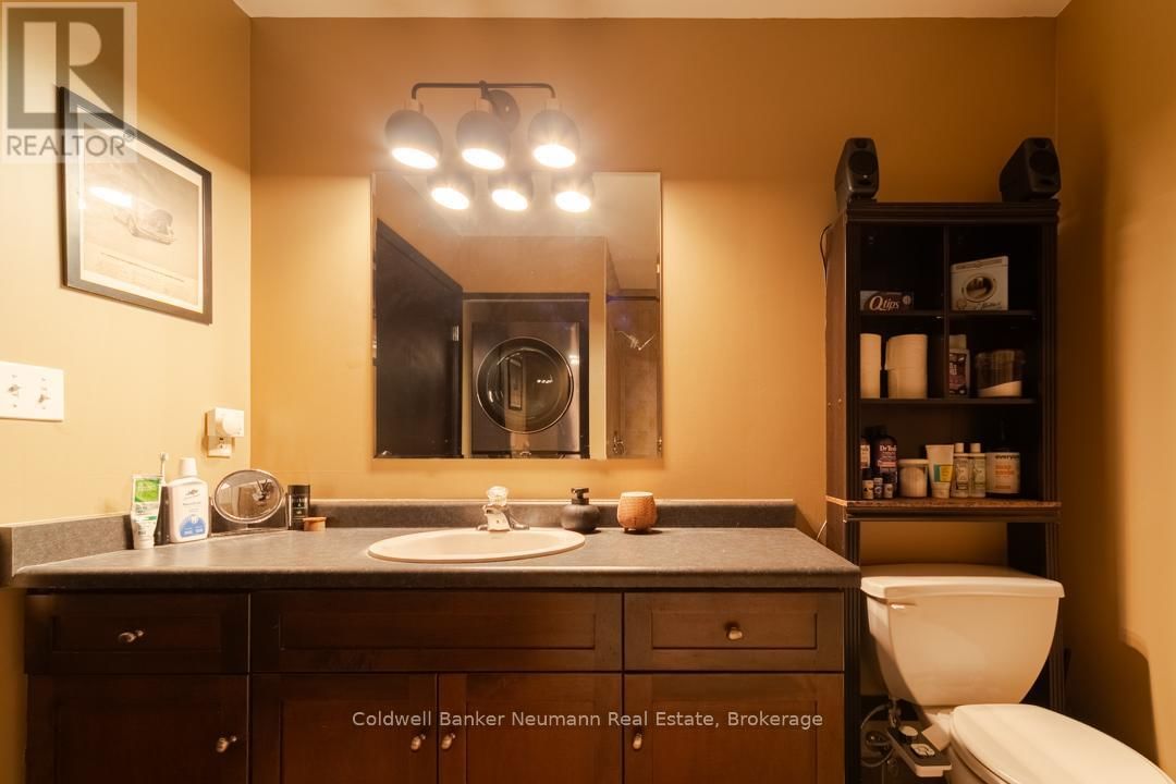 221 - 26 ONTARIO STREET Image 18