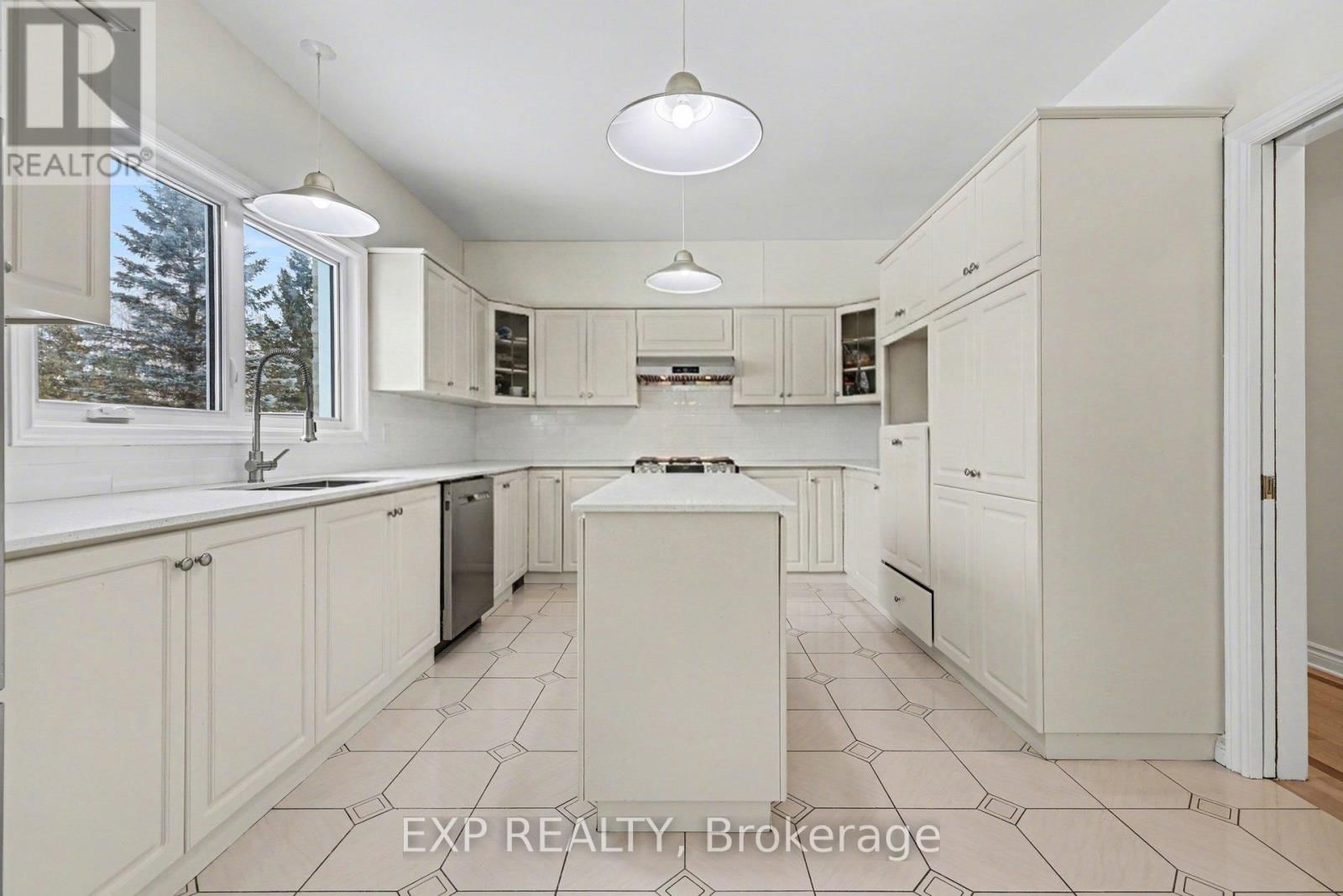 5749 KNIGHTS DRIVE Image 12